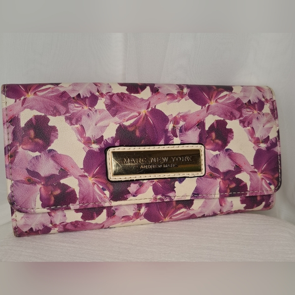 MARC New York wristlet tri-fold wallet Credit card holder Purple and flower. - Picture 1 of 11